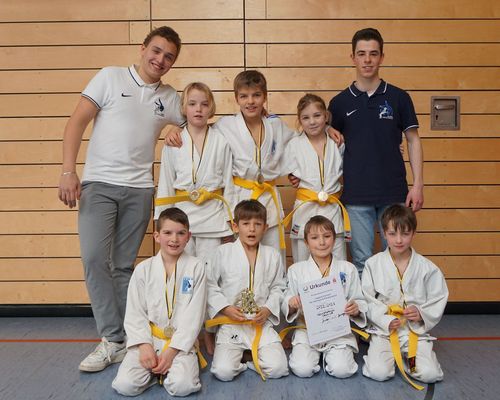 Grundschule Oberzell siegt beim Schulmeisterschaften im Regierungsbezirk
